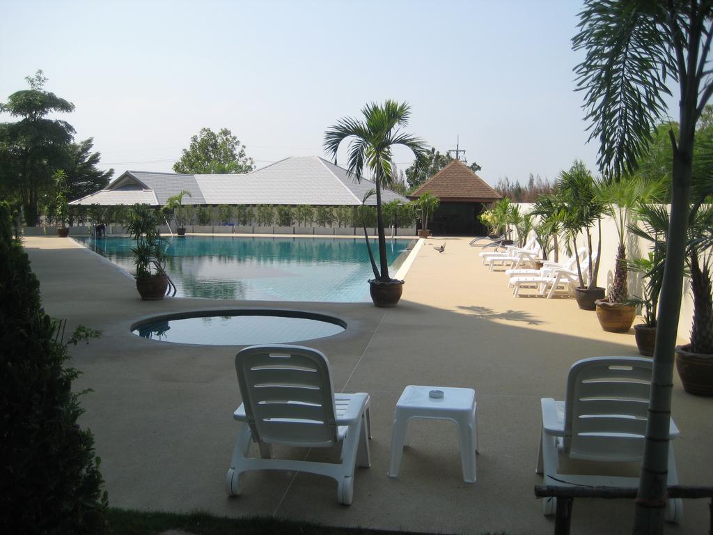 Tai-Pan Resort And Condominium Хуа Хин Екстериор снимка