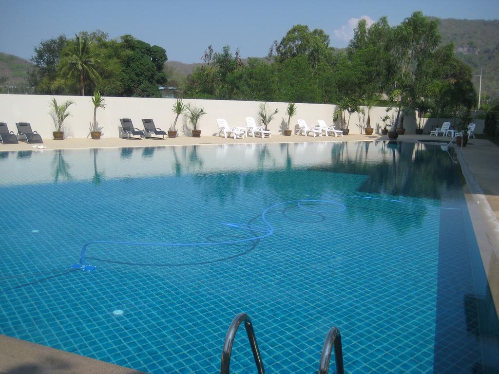 Tai-Pan Resort And Condominium Хуа Хин Екстериор снимка