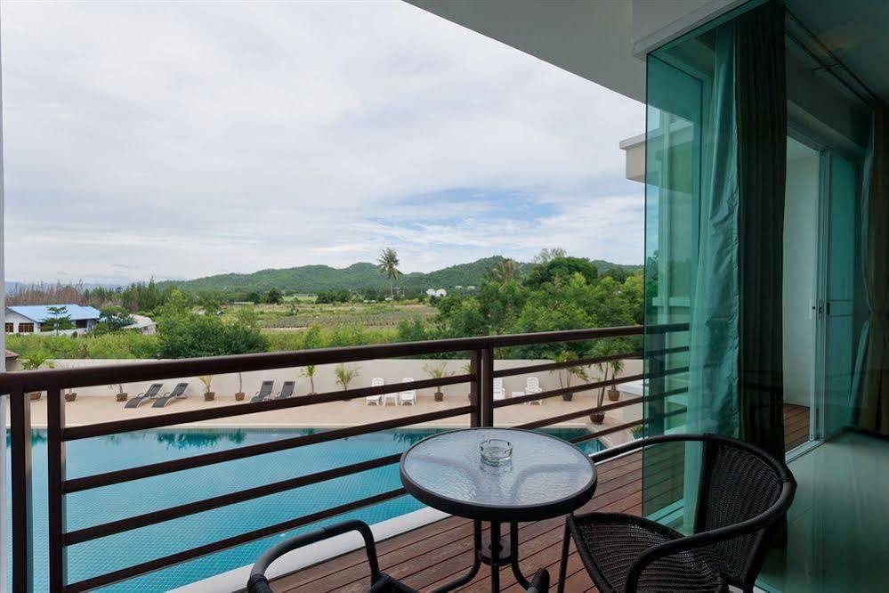 Tai-Pan Resort And Condominium Хуа Хин Екстериор снимка
